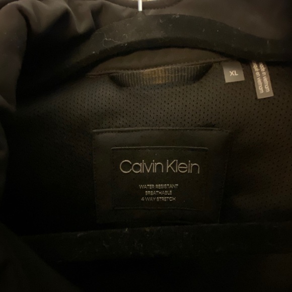 Calvin Klein Men’s Soft Shell Jacket - Picture 2 of 3